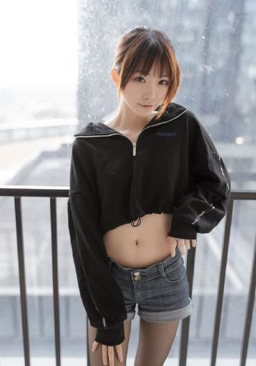 年轻漂亮的女教师在线