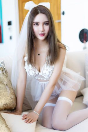 两个奶被揉得又硬又翘的视频